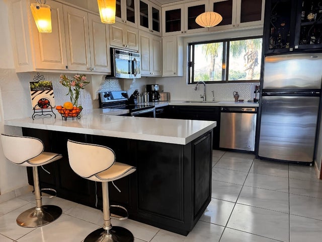 Arena 303 ph II 2 bd 2 ba